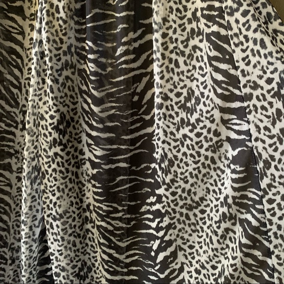 PrettyLittleThing Plus Size Black Animal Print Cover Up Pants - Picture 8 of 8